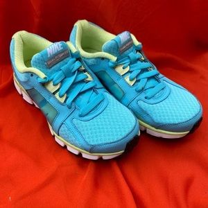 NWOT Dual Fusion Nike’s size 6
